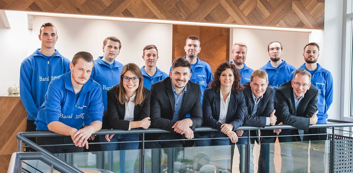 Das Team von Baral.