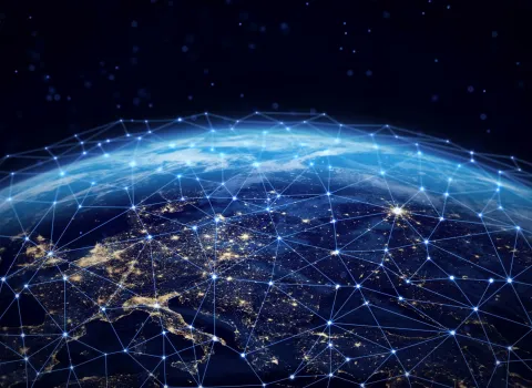 Blick auf die Erde mit globalen Netzwerk an Energie.