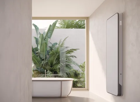 Designheizkörper Relax Hybrid V von Bemm im modernen Design-Badezimmer.